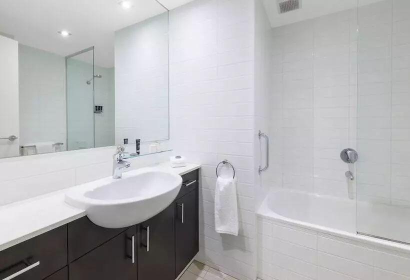 Brady Apartment Hotel Flinders Street