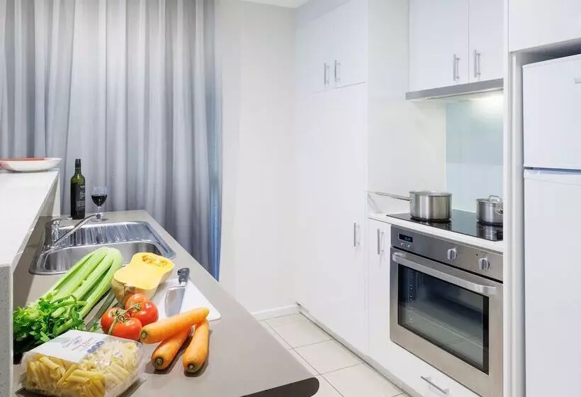 Brady Apartment Hotel Flinders Street