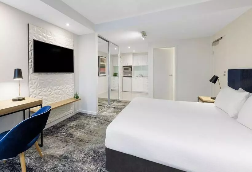 Brady Apartment Hotel Flinders Street