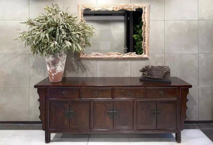 Отель Catalonia Port