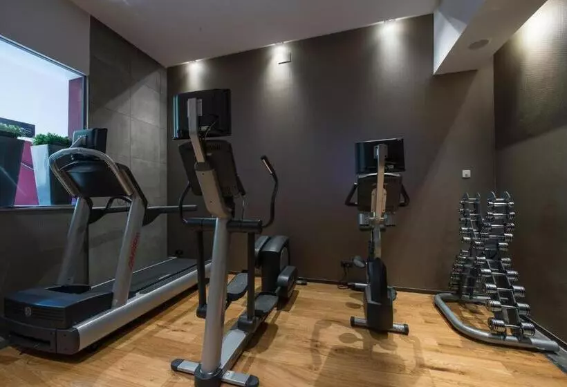 Отель Catalonia Port