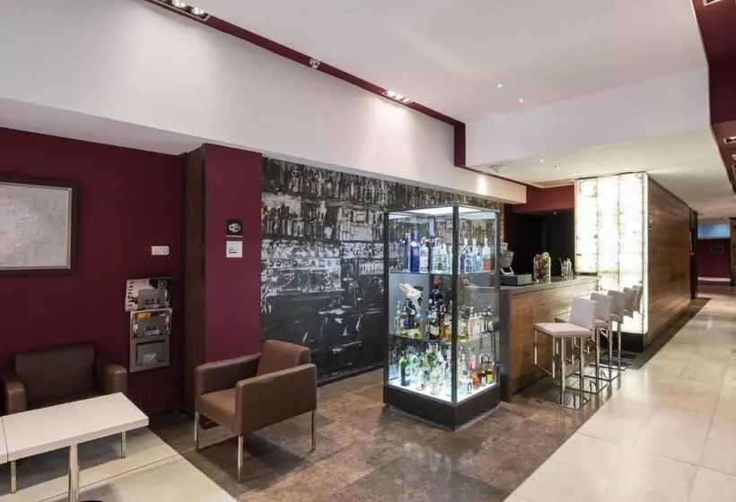 Отель Catalonia Port