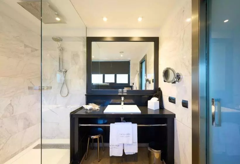 Отель Catalonia Port