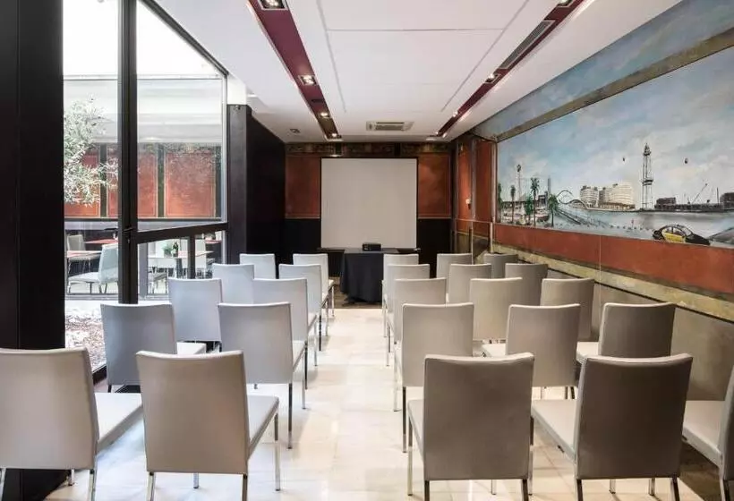 Отель Catalonia Port