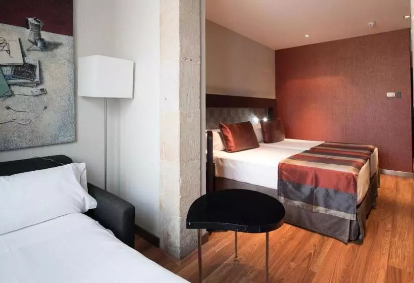 Отель Catalonia Port