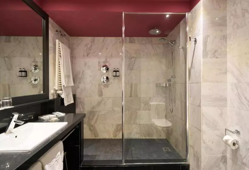 Отель Catalonia Port