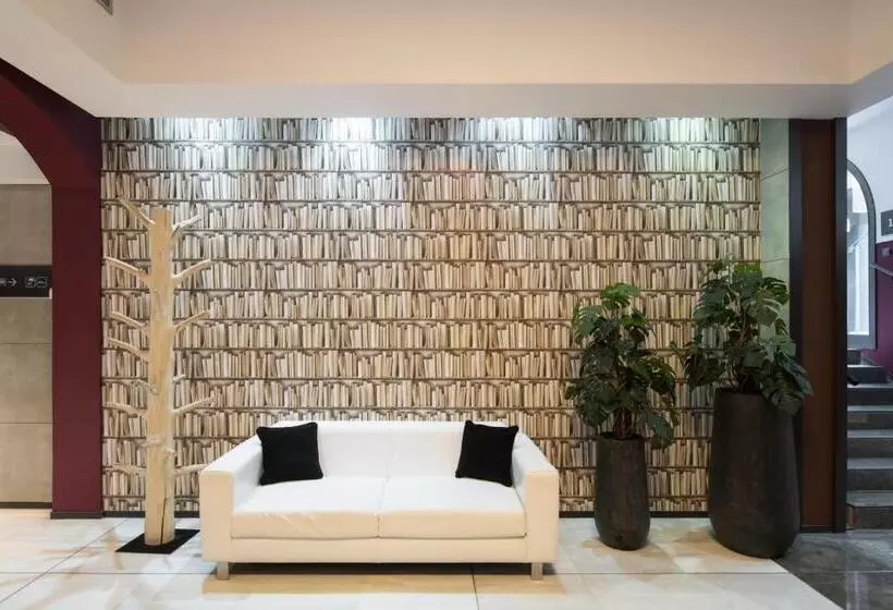 Отель Catalonia Port