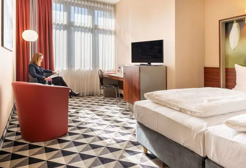 فندق Premier Inn Köln City Mediapark