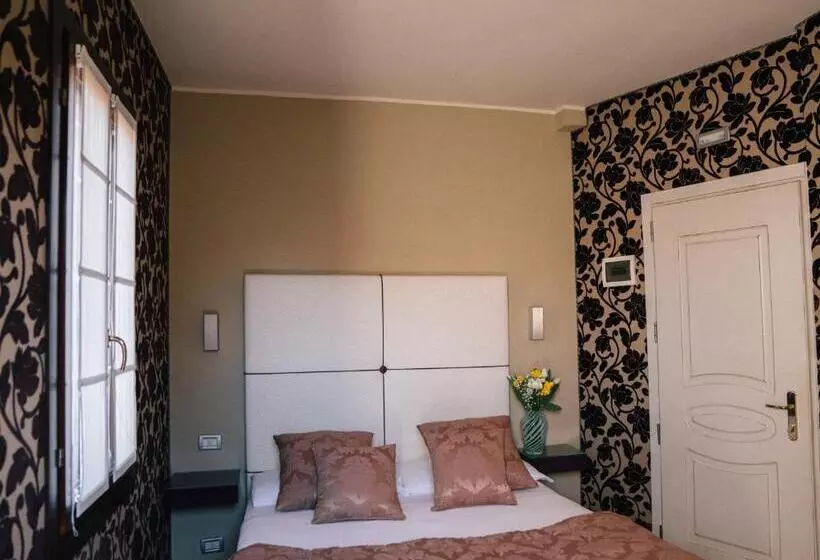 Отель Murano Palace