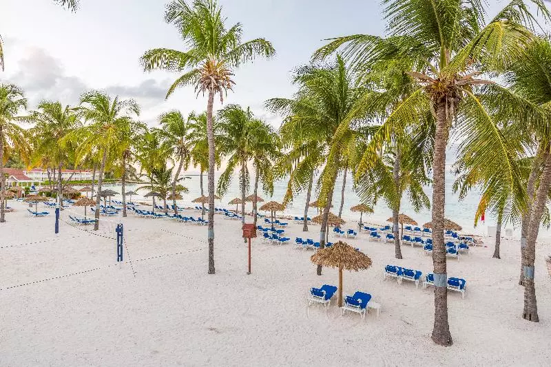 هتل Pineapple Beach Club All Inclusive Adults Only