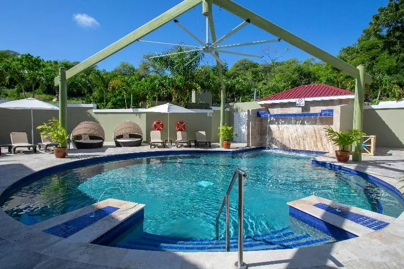 هتل Pineapple Beach Club All Inclusive Adults Only