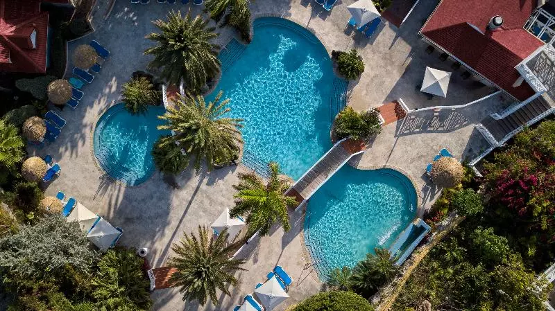 هتل Pineapple Beach Club All Inclusive Adults Only