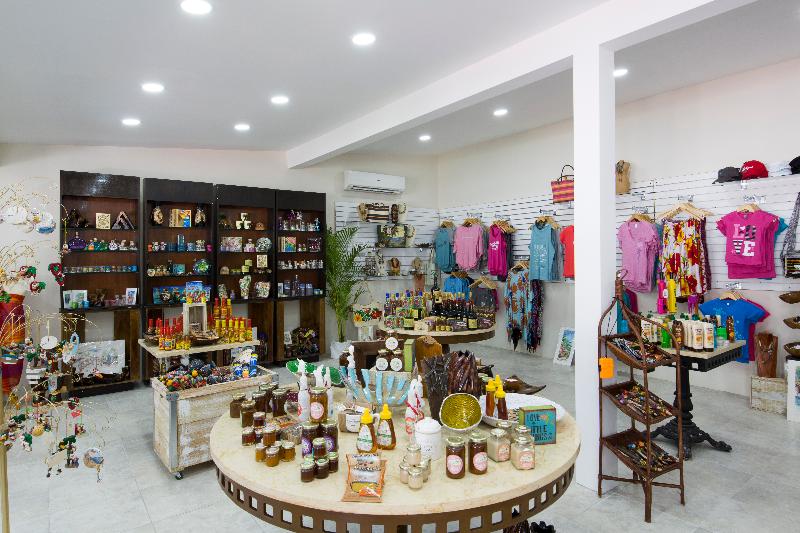 هتل Pineapple Beach Club All Inclusive Adults Only