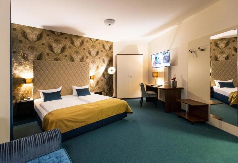 هتل Royal International Leipzig