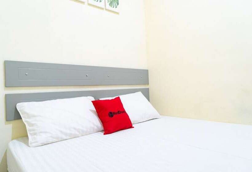 בית מלון כפרי Reddoorz Near Cbd Ciledug