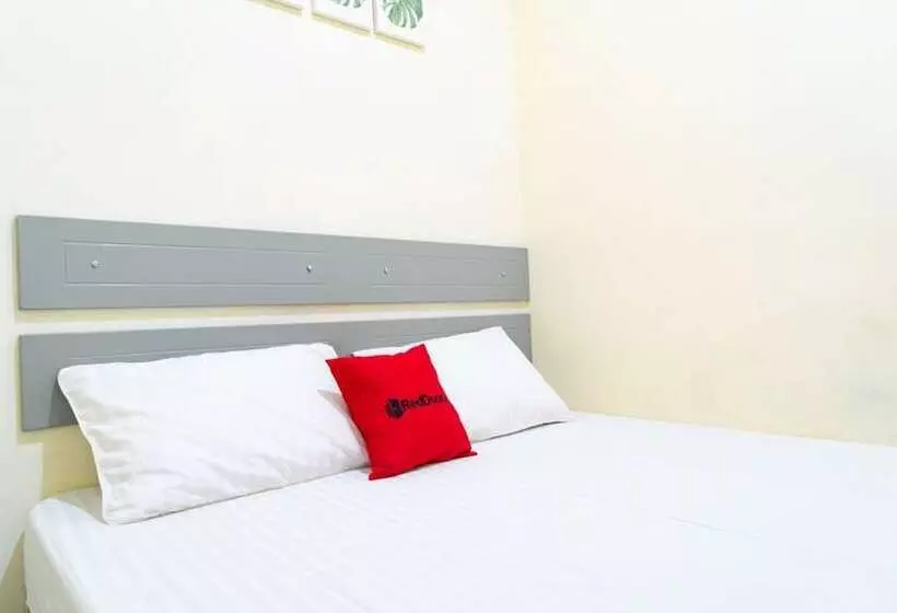 Hotelli Reddoorz Near Cbd Ciledug