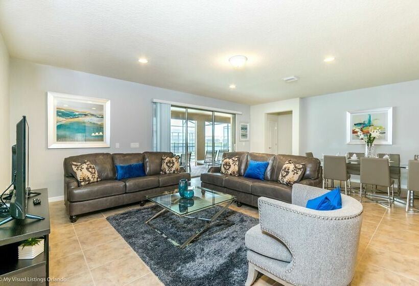 Beautiful 8 Bed Villa Pool & Spa