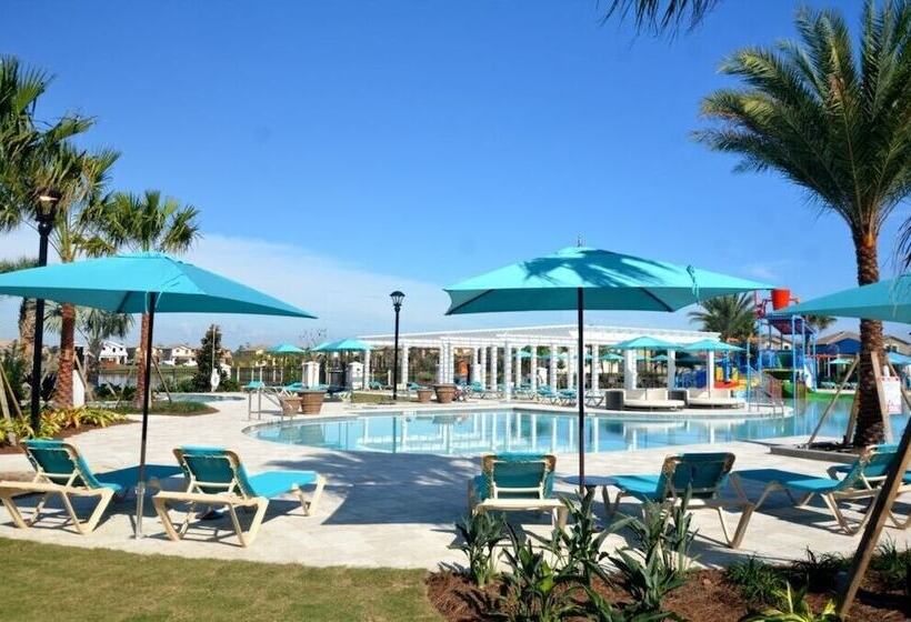 Beautiful 8 Bed Villa Pool & Spa