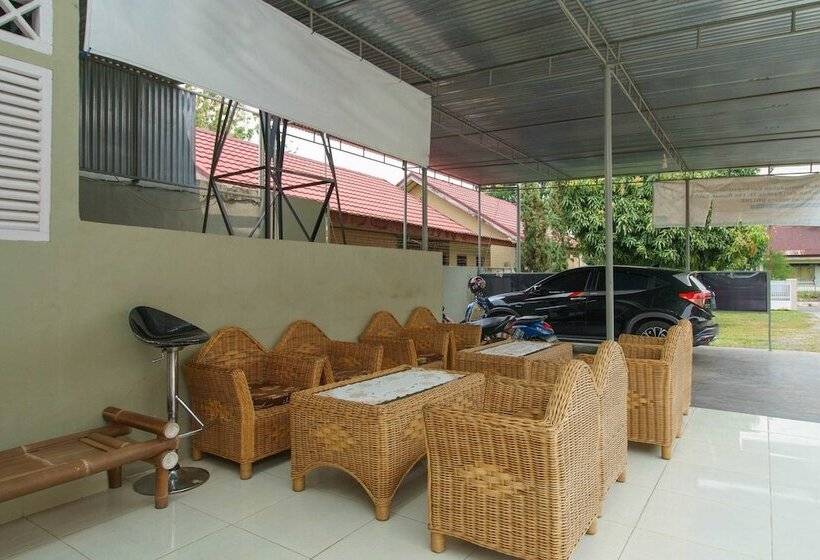 Pension Reddoorz Near Watervang Lubuk Linggau 2