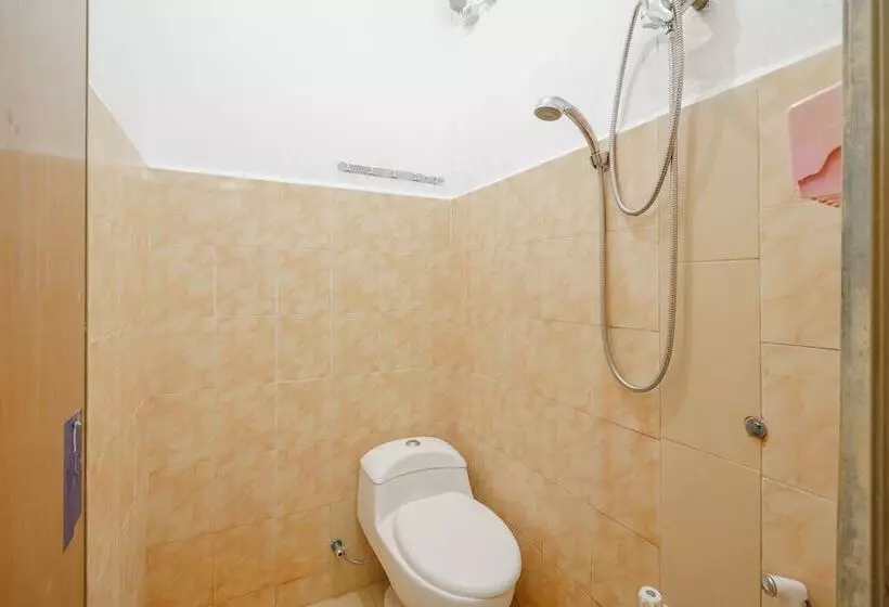 ペンション Reddoorz Near Watervang Lubuk Linggau 2