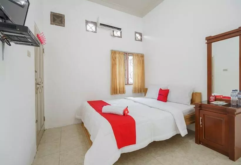 ペンション Reddoorz Near Watervang Lubuk Linggau 2