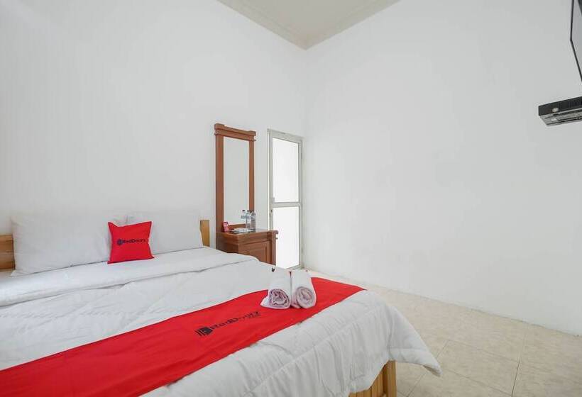 Pension Reddoorz Near Watervang Lubuk Linggau 2