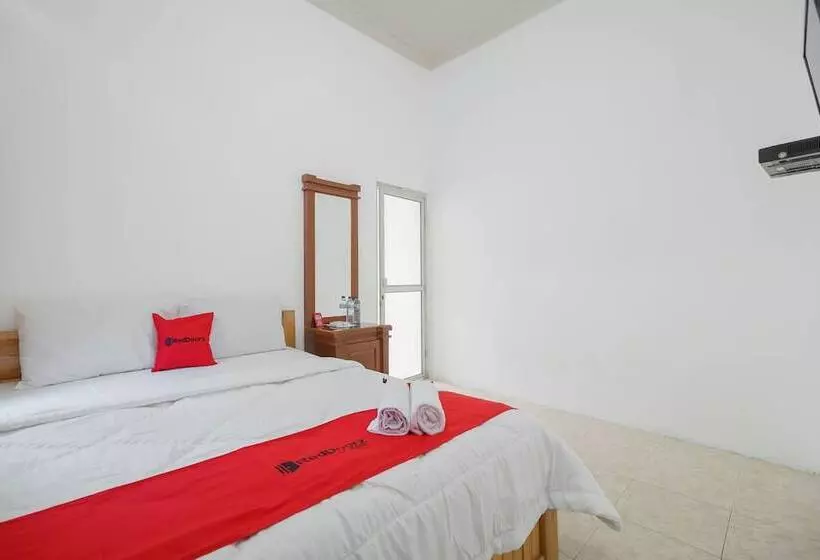 ペンション Reddoorz Near Watervang Lubuk Linggau 2