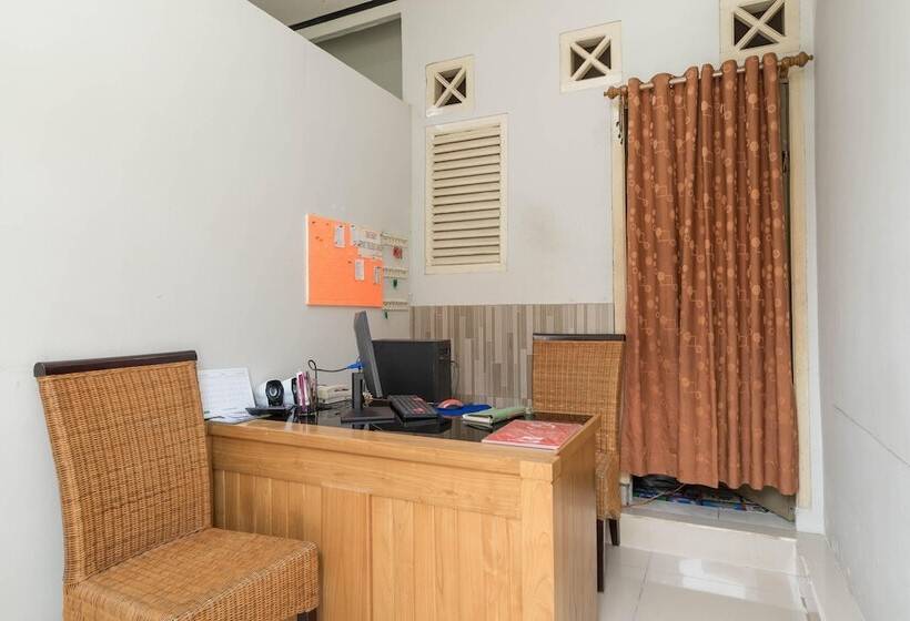 Pension Reddoorz Near Watervang Lubuk Linggau 2