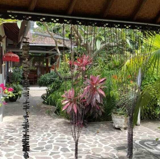 住宿加早餐  Villa Lumbalumba Banyualit