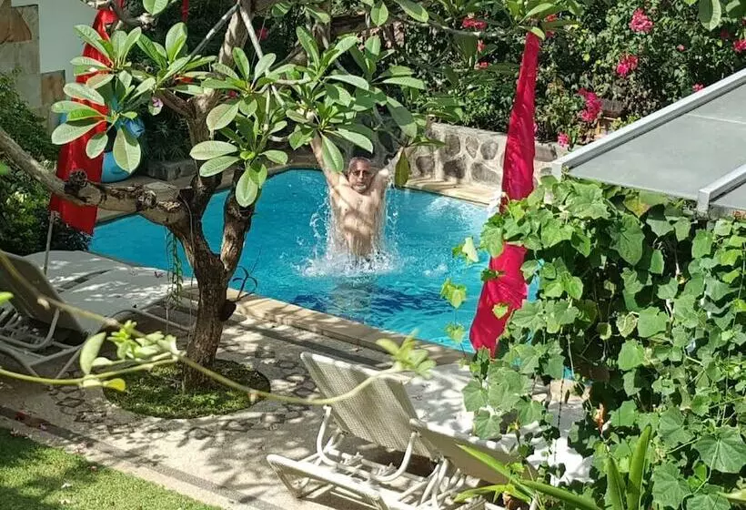 Aamiaismajoitus (B&B) Villa Lumbalumba Banyualit