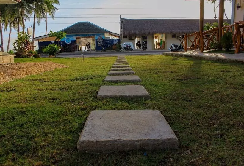 Hotelli Aloha Seaside Resort