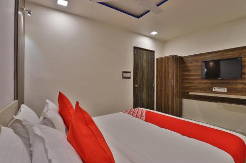 בית מלון כפרי Oyo 26476  Meridan Palace