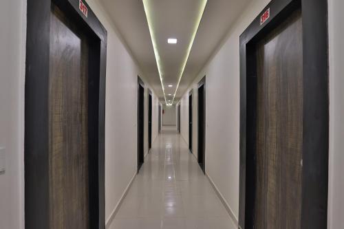 בית מלון כפרי Oyo 26476  Meridan Palace