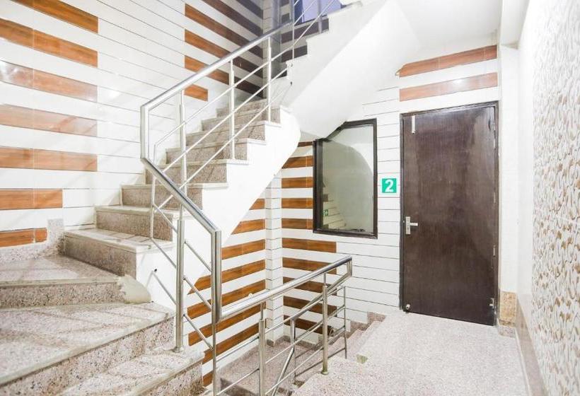 בית מלון כפרי Oyo 44130  Devi Palace Inn