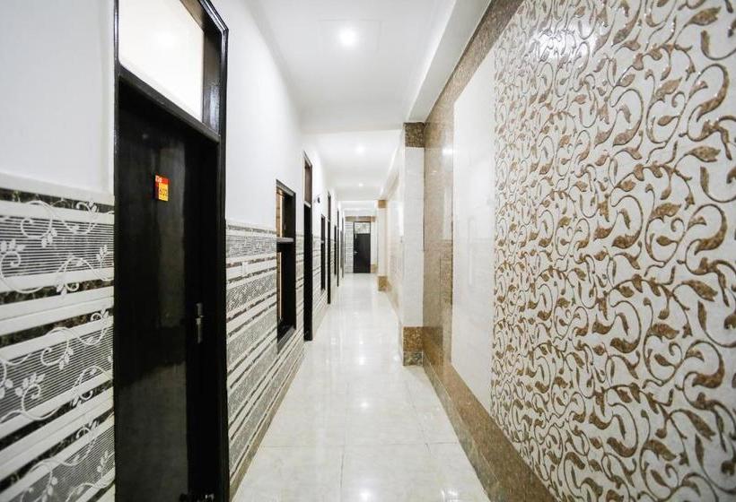 בית מלון כפרי Oyo 44130  Devi Palace Inn