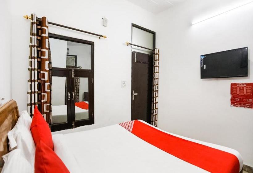 בית מלון כפרי Oyo 44130  Devi Palace Inn