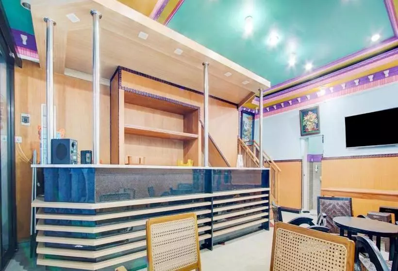 ホテル Oyo 90179 Sybilla Cafe & Homestay