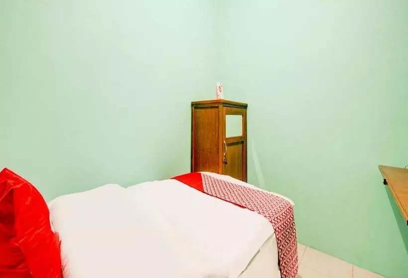 ホテル Oyo 90179 Sybilla Cafe & Homestay