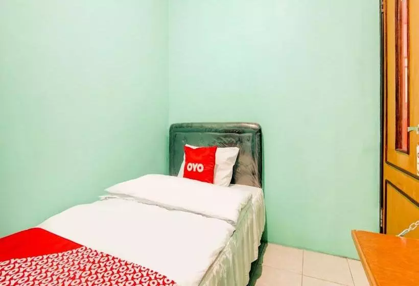 ホテル Oyo 90179 Sybilla Cafe & Homestay