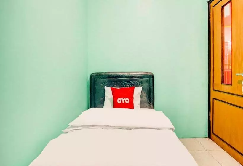 ホテル Oyo 90179 Sybilla Cafe & Homestay