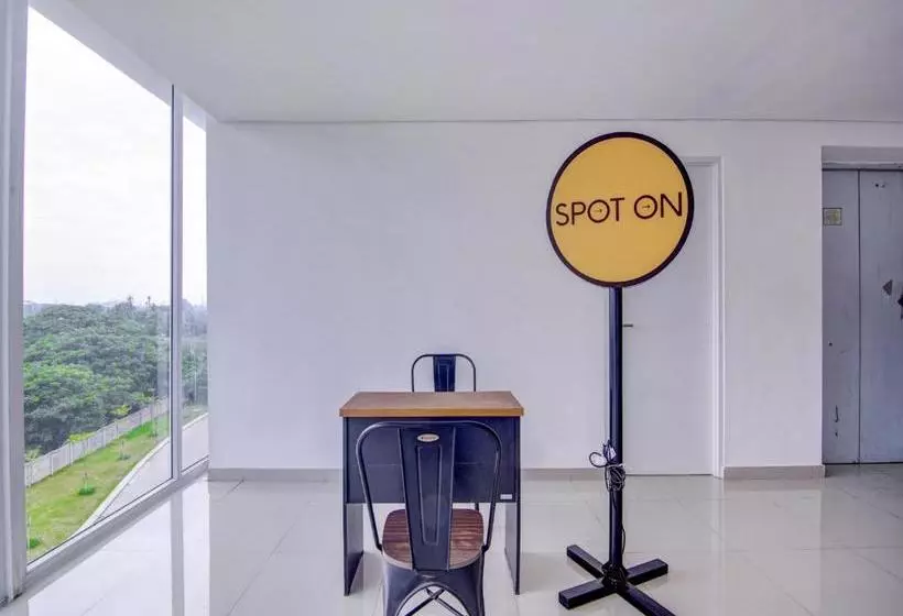 ホテル Spot On 90149 Jr Room