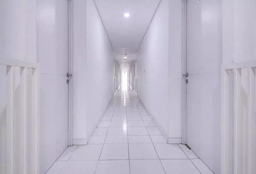 ホテル Spot On 90149 Jr Room