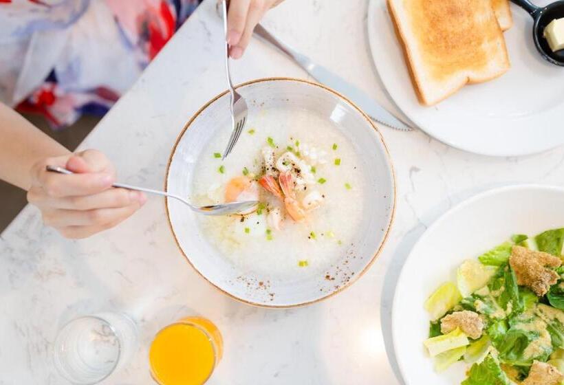 Ratri Hotel Phuket Old Town