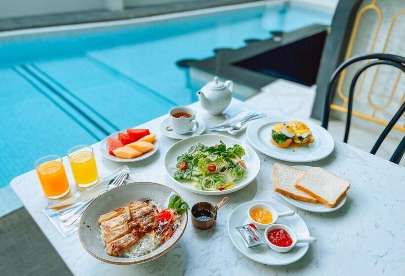 Ratri Hotel Phuket Old Town