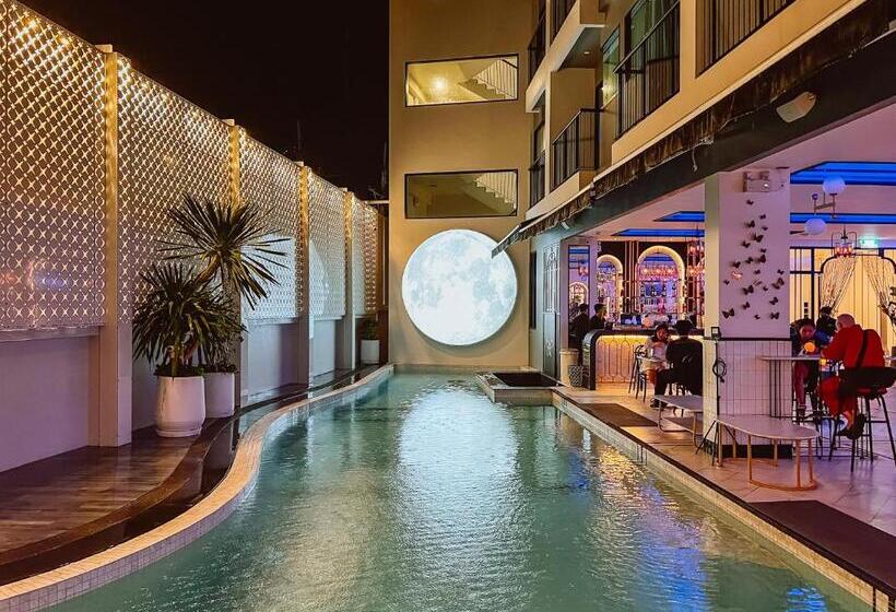 Ratri Hotel Phuket Old Town