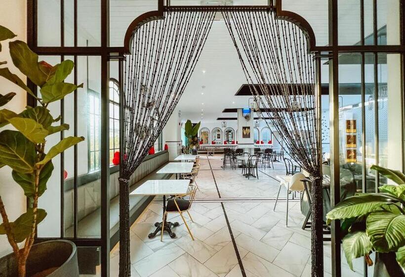 Ratri Hotel Phuket Old Town