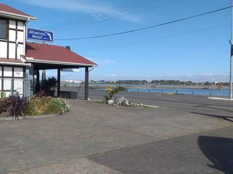 Albatross Motel