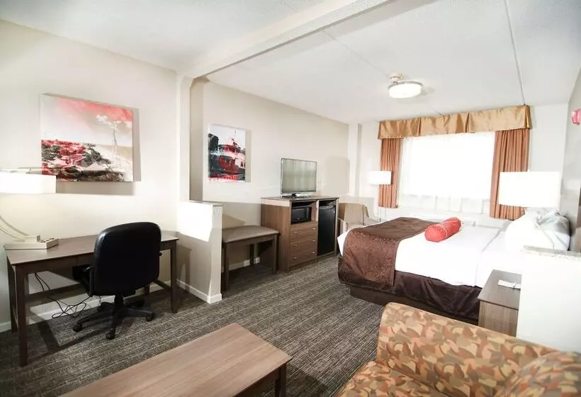 Best Western Plus Sandusky Hotel & Suites
