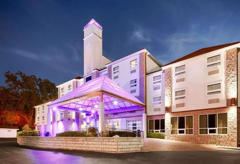 Best Western Plus Sandusky Hotel & Suites