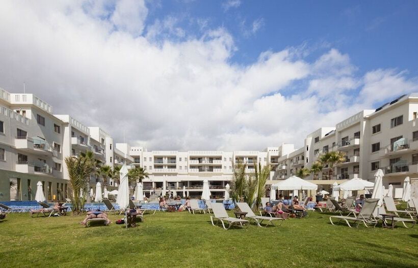 هتل Capital Coast Resort And Spa